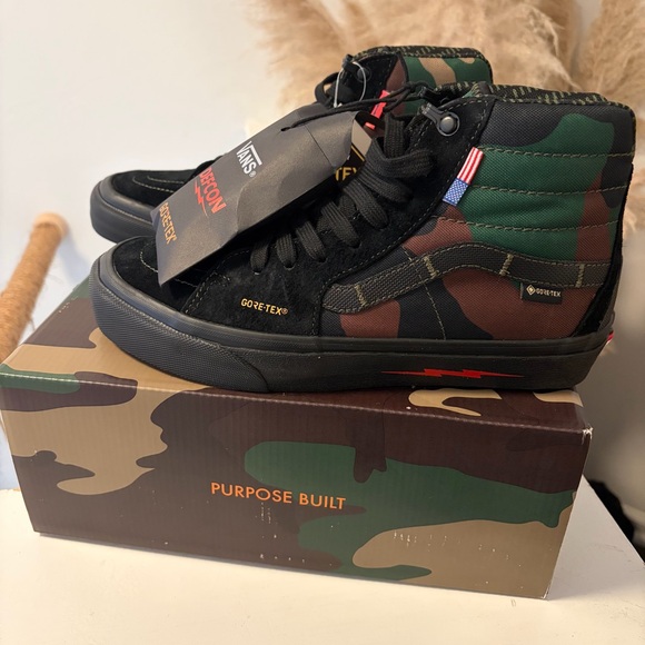 DEFCON Vans Sk8-Hi Notchback Gore-Tex - NWT - Picture 3 of 8